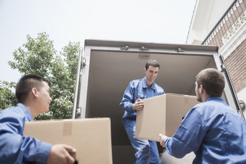 Residential and office moving support near Fitzrovia streets