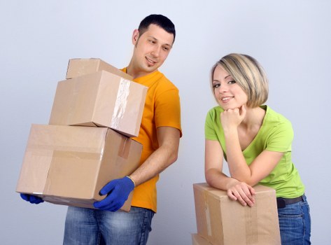 Apartment moving boxes and removals team in central London